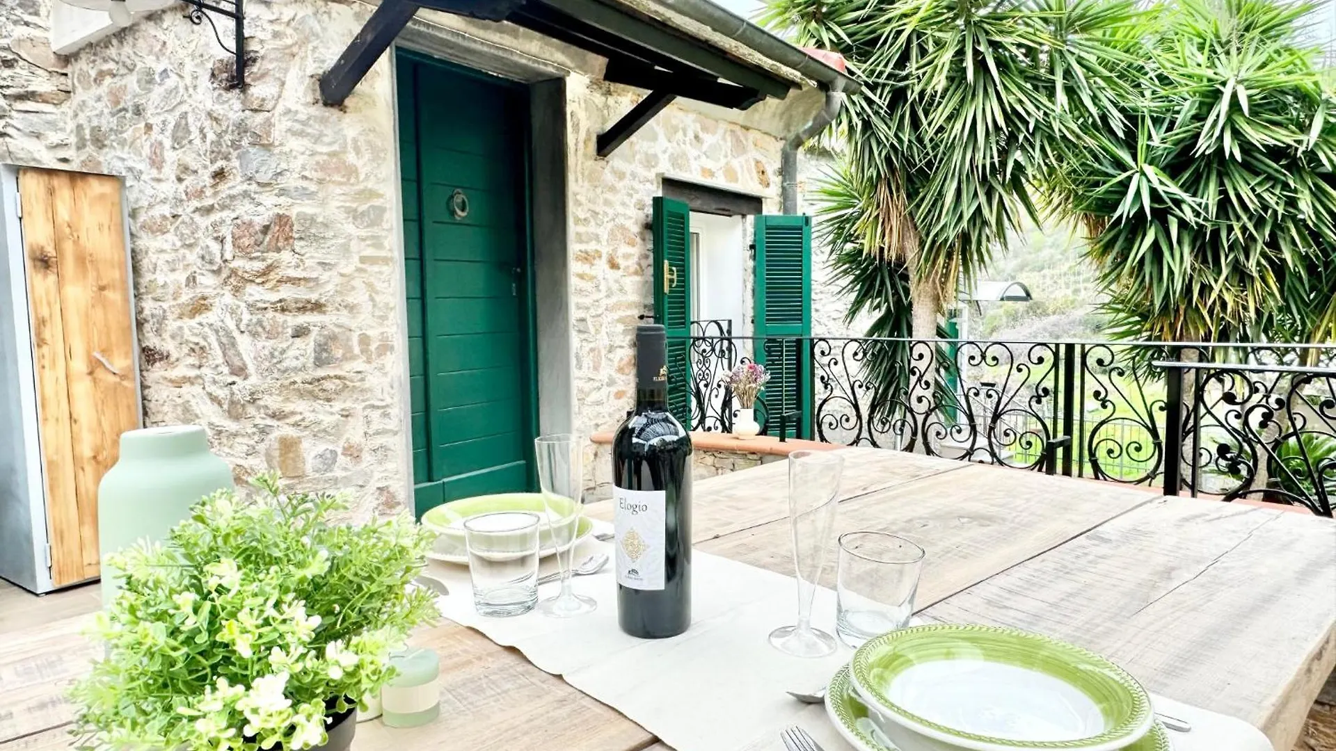 Hostdomus - Le Vigne Sul Mare Apartment Pietra Ligure Italy
