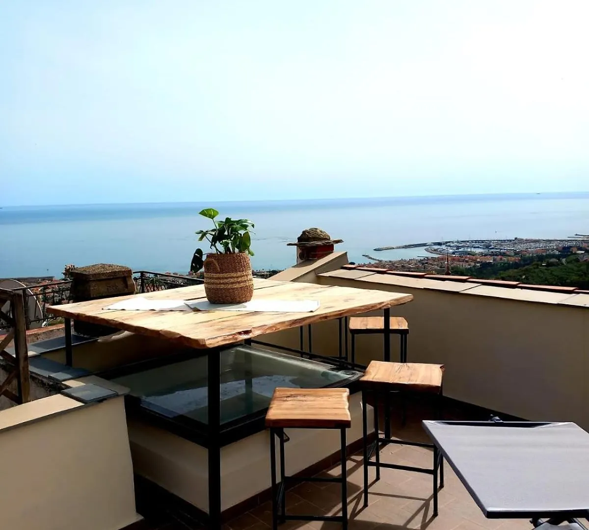 Hostdomus - Le Vigne Sul Mare Apartment Pietra Ligure
