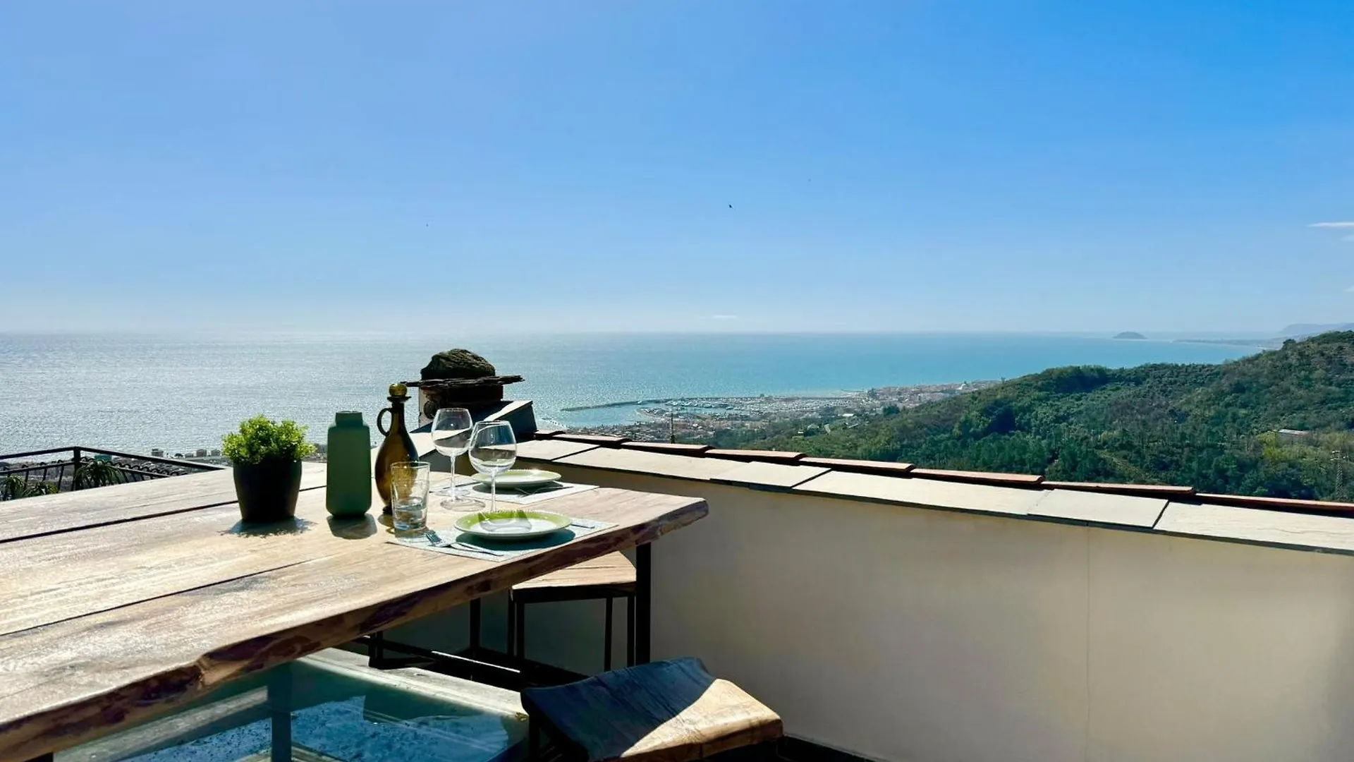 Hostdomus - Le Vigne Sul Mare Apartment Pietra Ligure