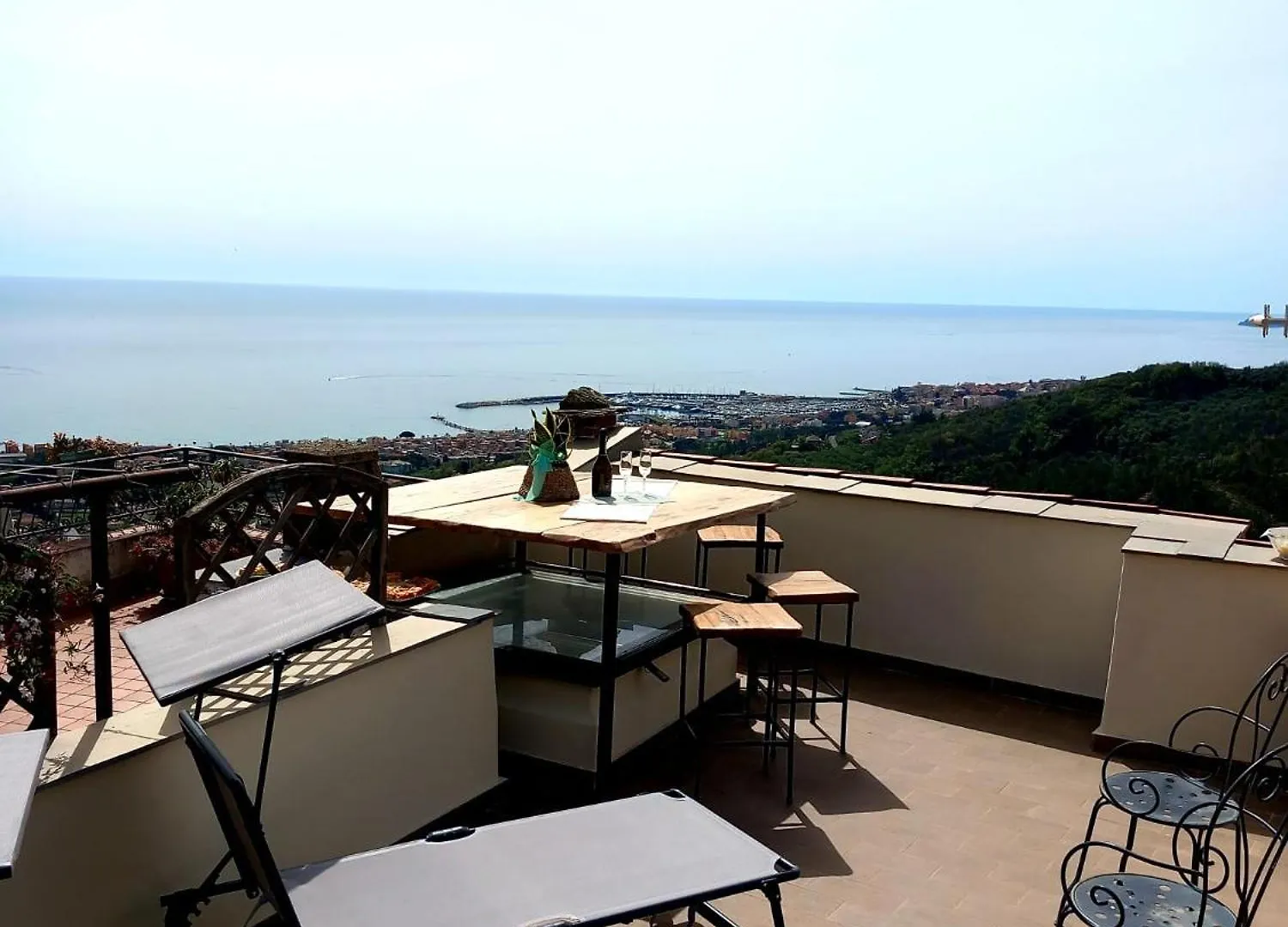 Hostdomus - Le Vigne Sul Mare Daire Pietra Ligure